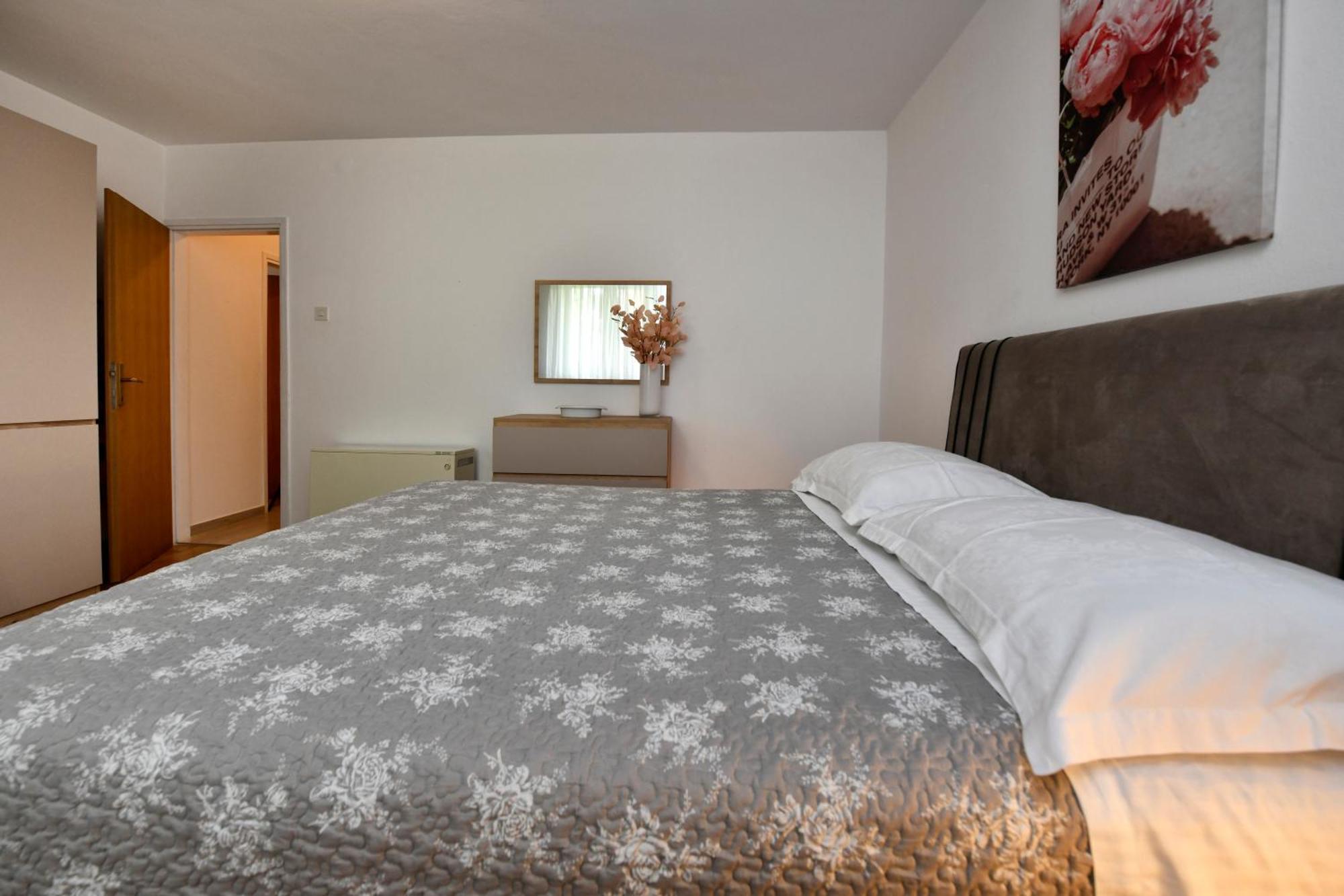 Slavica Vrvari Apartamento